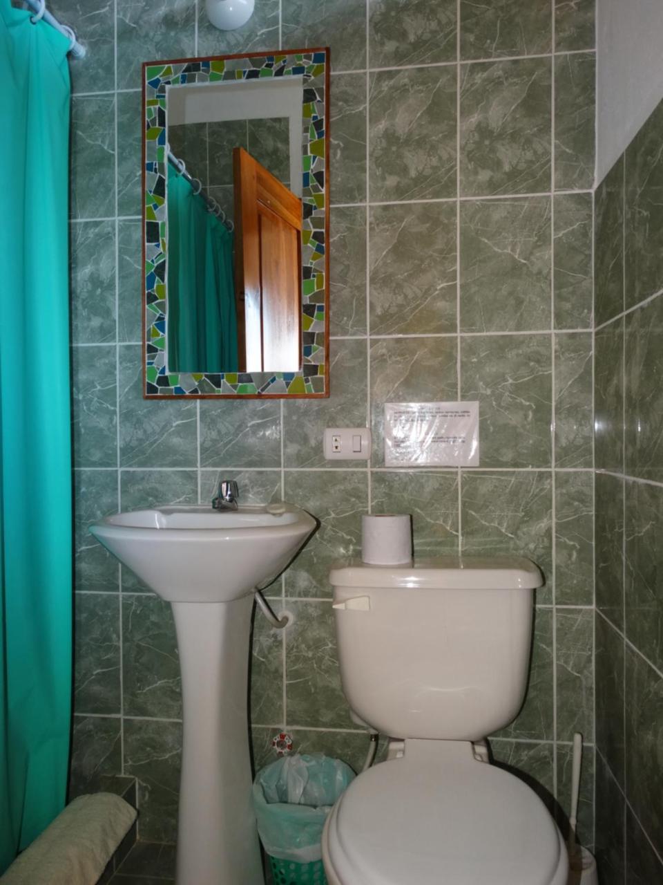 La Mariposa Hostal Олон Экстерьер фото